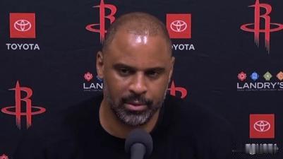 让人安心！乌度卡谈杜兰特：

“KD复出之后，我们的进攻更加流畅了。”

“当你