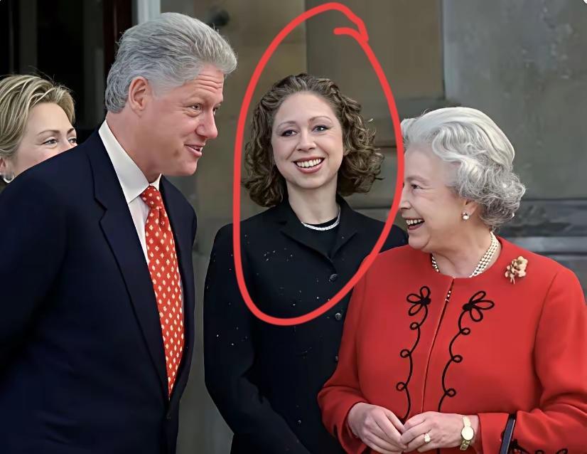 有一说一，曾经的第一千金切尔西，颜值真的一言难尽！
克林顿和希拉里唯一的女儿，本