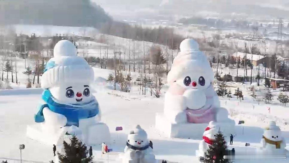 林都伊春冰封秘境 谁懂啊！冬天的伊春简直是冬日天堂～ 森林大地被白雪包裹，银装素