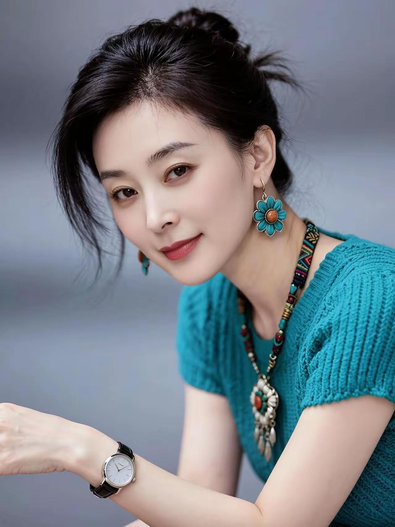 优雅气质，蓝绿撞色，太美了