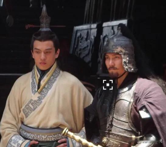为何秦朝时期的扶苏去世之后，秦朝就二世而亡，而汉朝的刘据去世之后，汉朝却延续了很