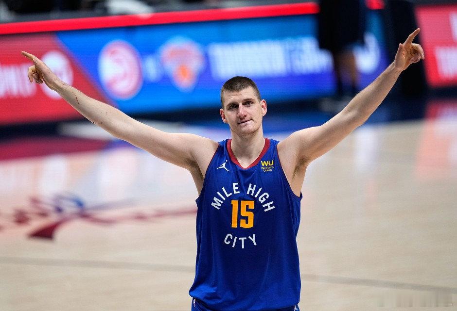 NBA官网评选出了新赛季（2025-26赛季）西部联盟十大球星，约基奇力压亚历山