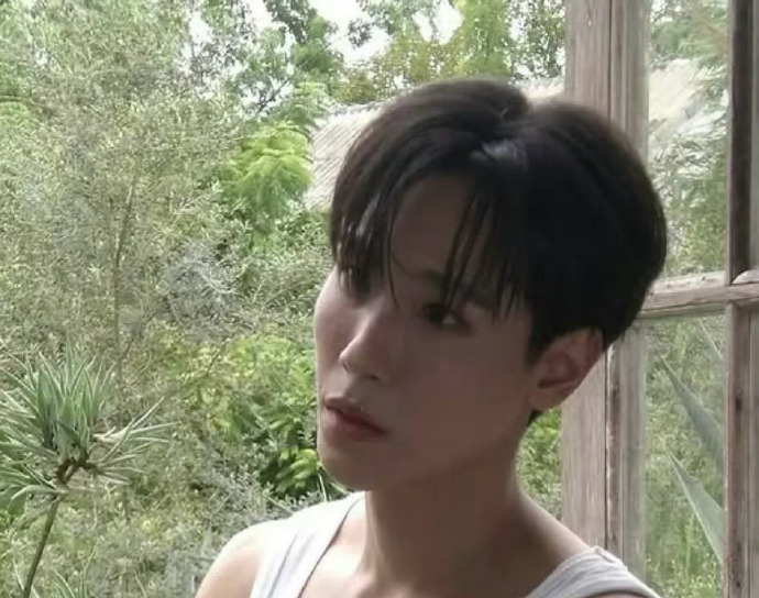 是追这两个吗？那也太丑gmm 起诉受害者