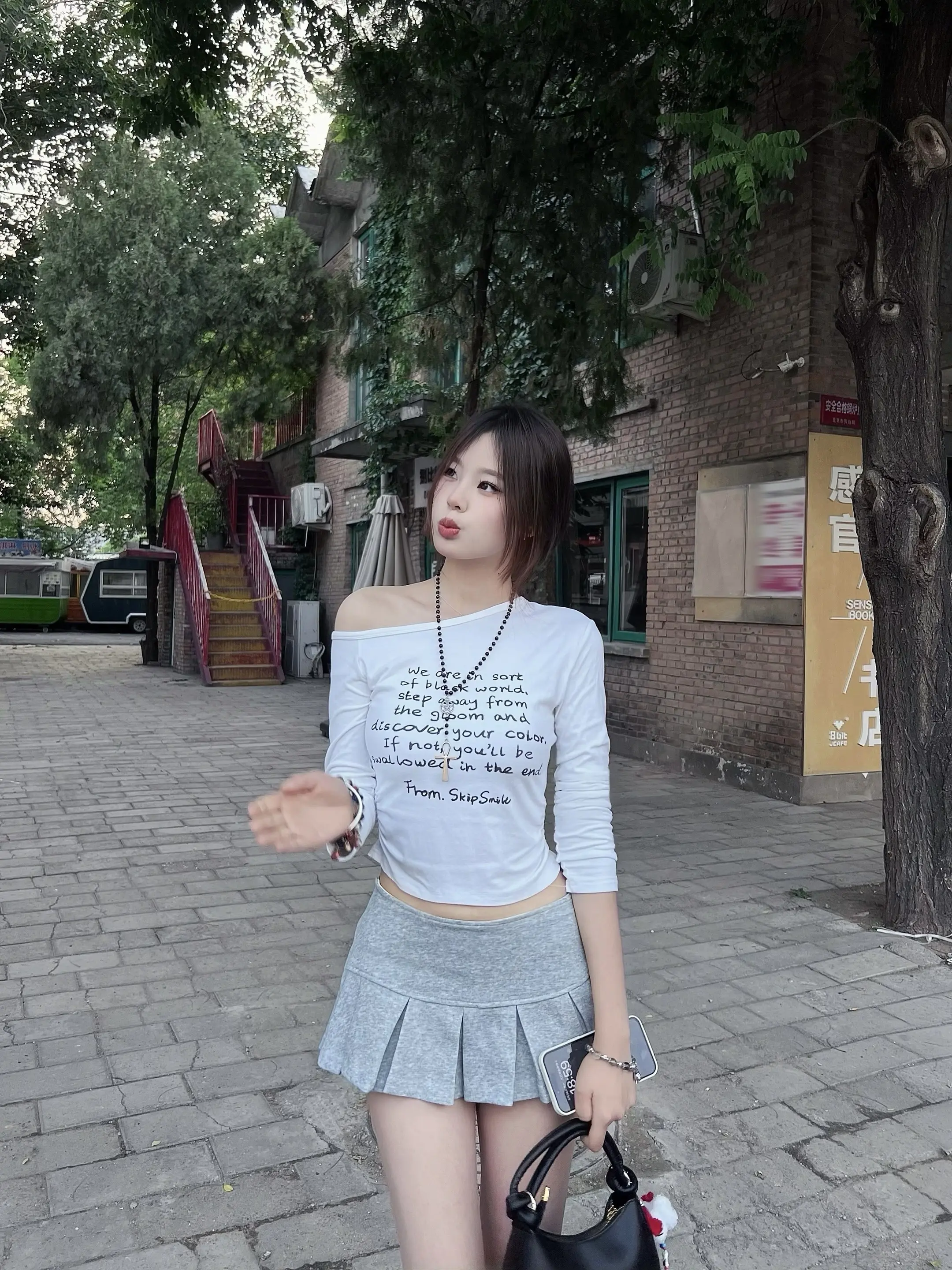 一定要长得好看嘛，好笑不行吗