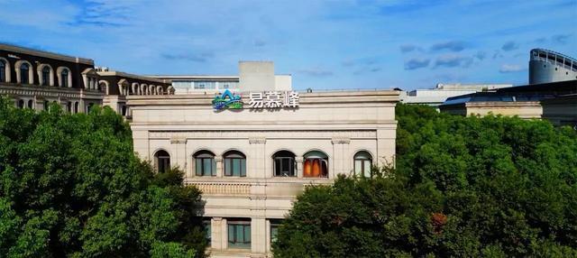 一句“滚开”炸上热搜！IPO关键期试药致死风波，撕开药企最真实的傲慢
 
全网哗