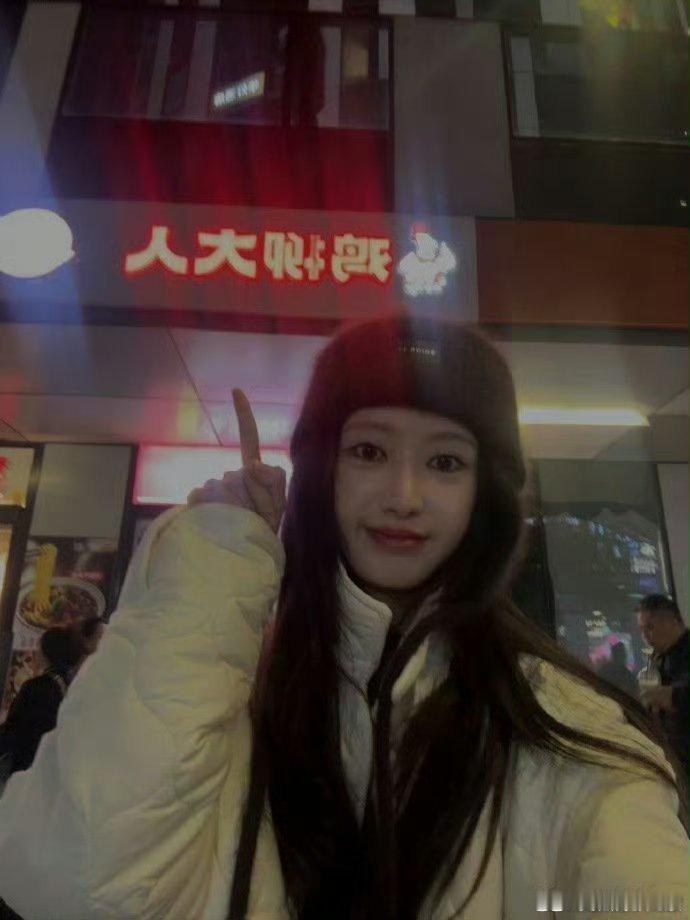 #李奕臻试图用鸡柳硬控鸡柳哥##李奕臻也被鸡柳梗硬控#不是~这段真的笑死我了哈！