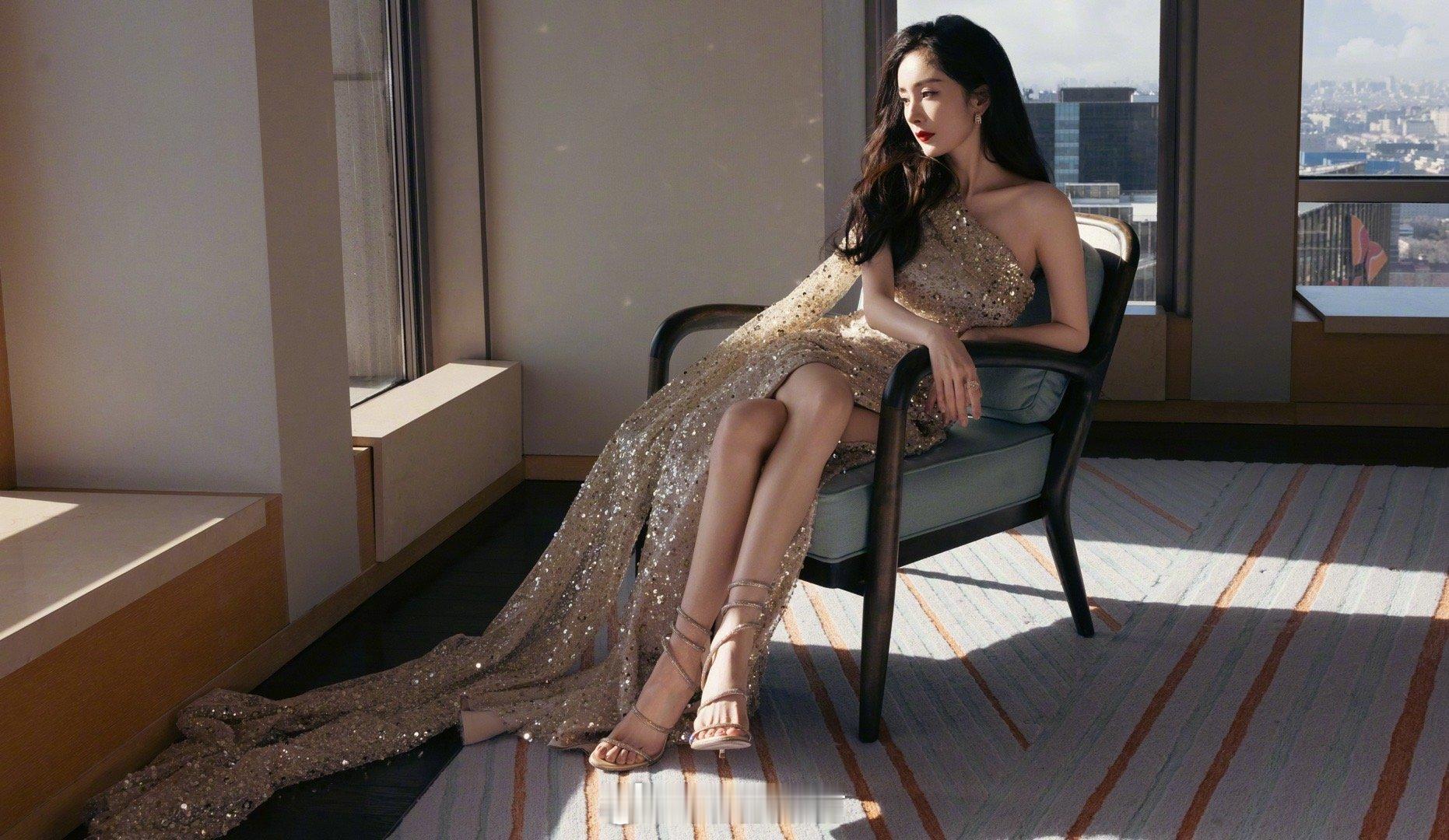 幂妈只会迟到，从来不会缺席无意中刷到几年前这套图，再次把持不住了2026年战况（