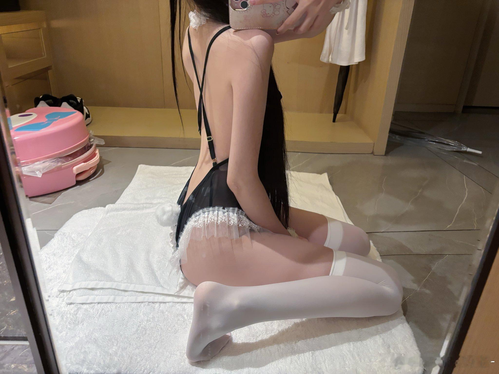 我有一个习惯 选酒店一定会问前台有没有全身镜我感觉全身镜不该是所有酒店的标配吗 