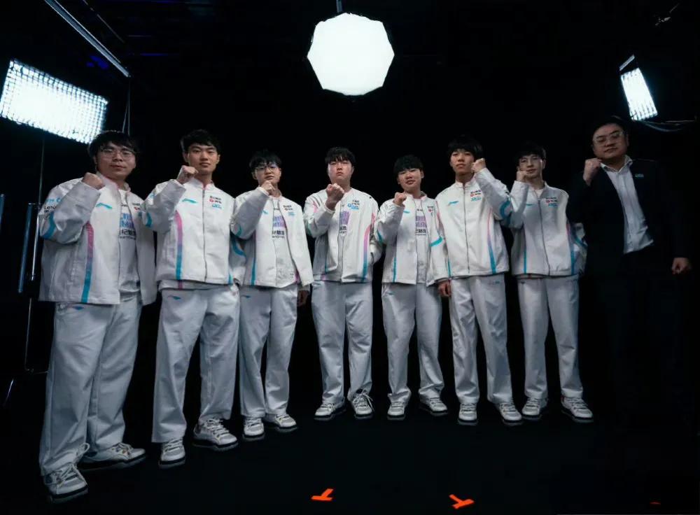 S14瑞士轮第四轮抽签结果出炉了！LPL成功避开了内战


好消息: LPL规避