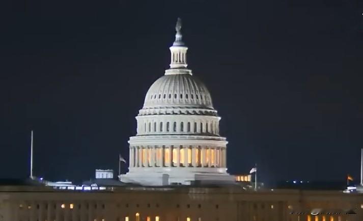 美国参议院民主党（少数党）领袖舒默表示，明尼苏达州发生的事件令人震惊，在任何美国