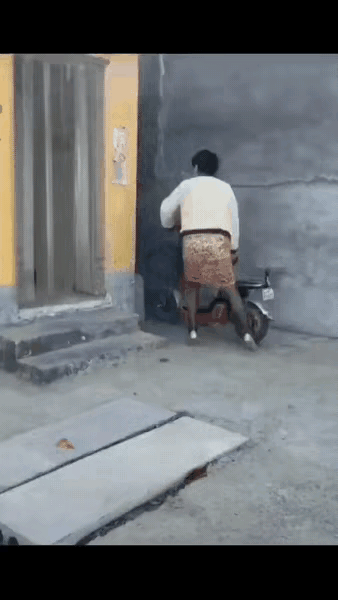 厕所放鞭炮-奋发图强～