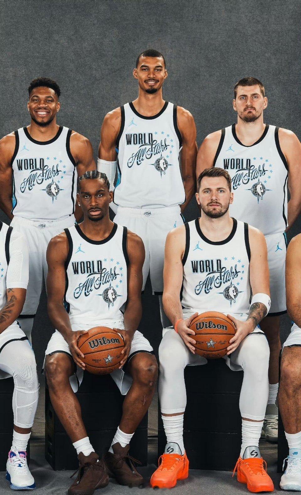 全明星世界队集结，大伙儿说说，图二这哥几个是不是当今篮坛最强五人组了2026nb