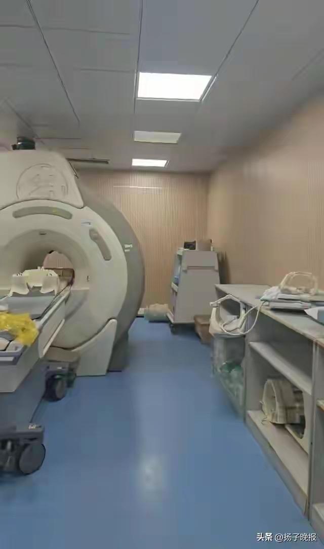 离谱到无语！武汉唐先生去同济医院做核磁共振，竟被医生遗忘在机器上绑了整整一夜，全