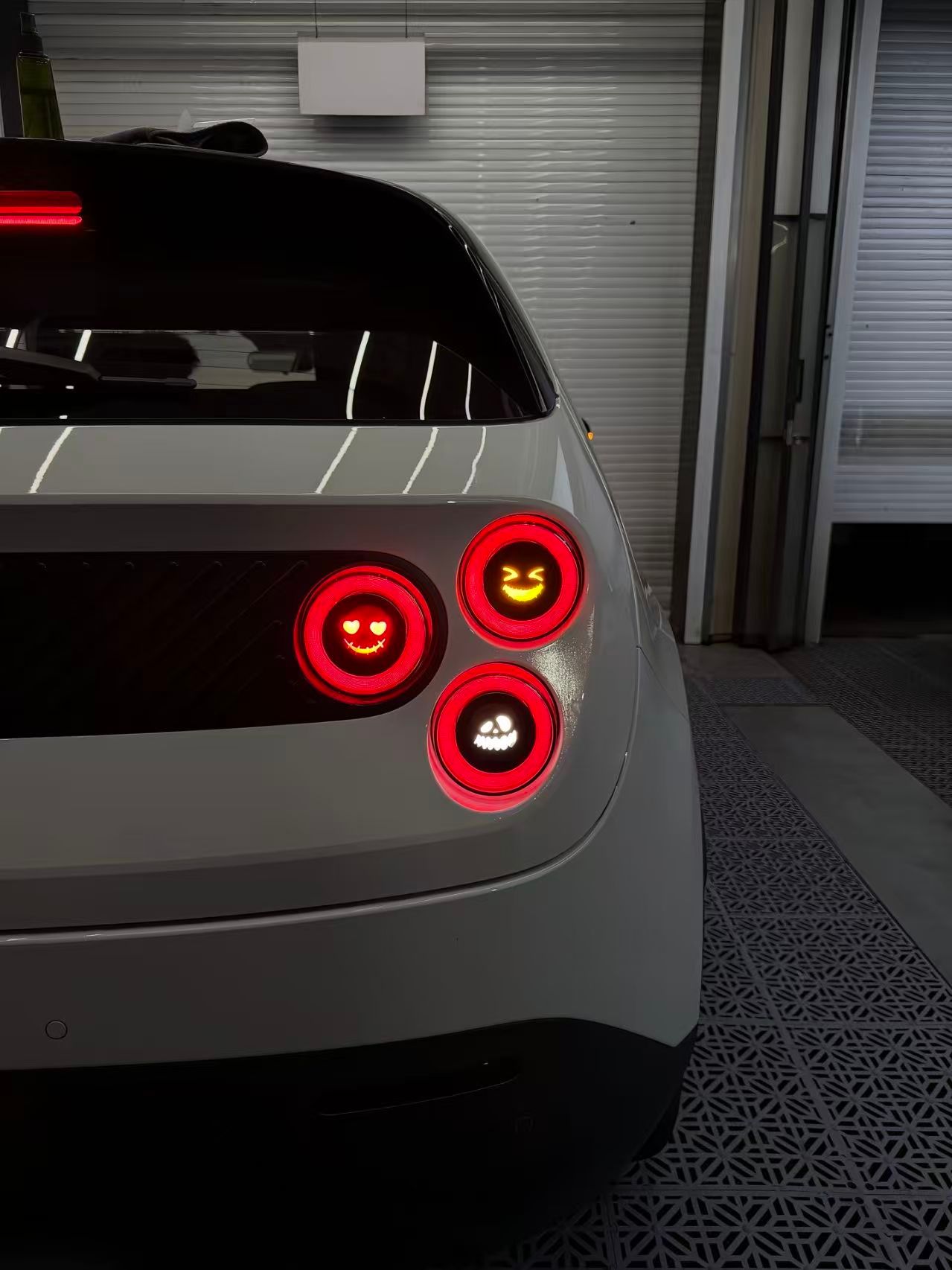 woc这个好帅，我马上联想到阿玛特拉斯哈哈哈哈，官方快点动手出车规级的！fire