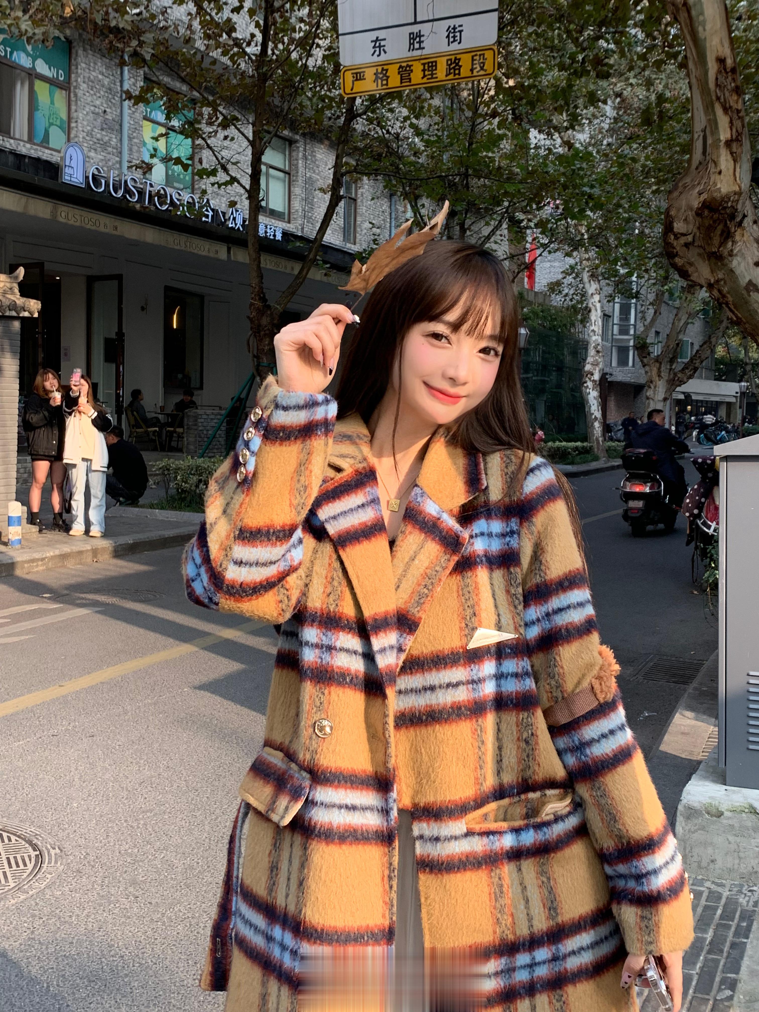 公主请看 🍂落叶拍照#成都拍照##随手拍##手机摄影#  ​​​