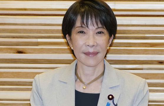 高市早苗发长文，诉苦“每天还要做家务”，日本人怒了：不好好理政，在这里卖什么惨？