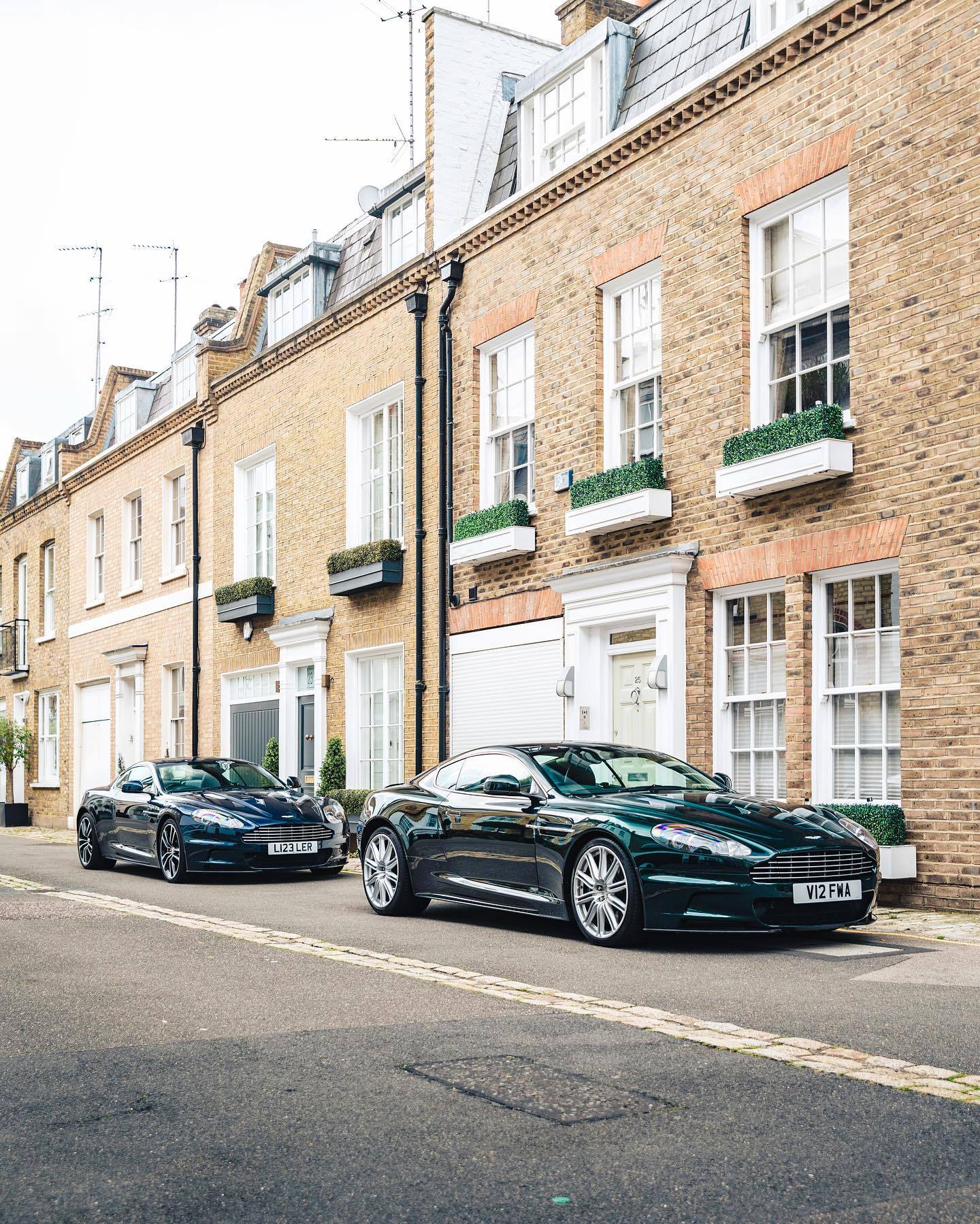 Aston Martin DBS 阿斯顿马丁  阿斯顿马丁dbs  这代DBS太