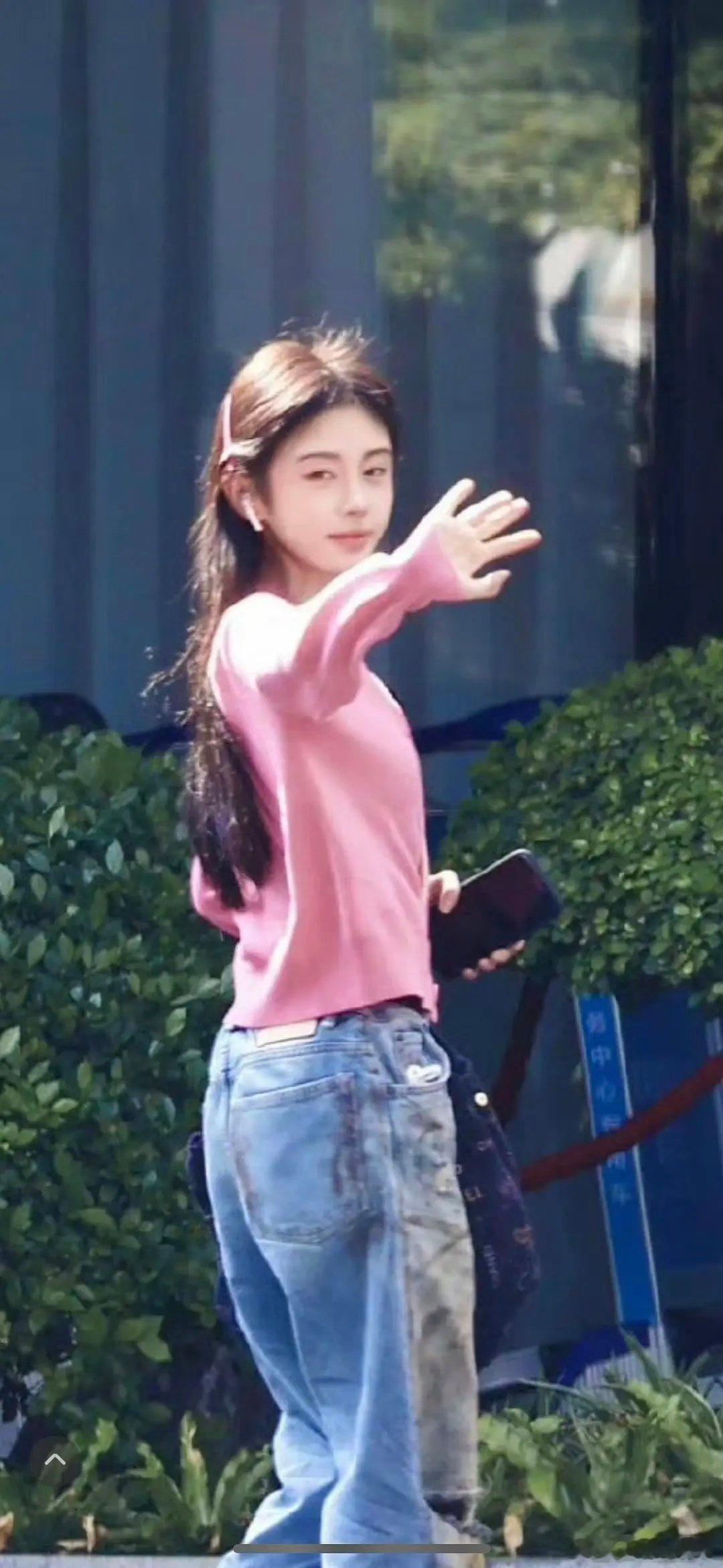 不懂就问……鞠这是啥情况眼睛咋了？ ​​​