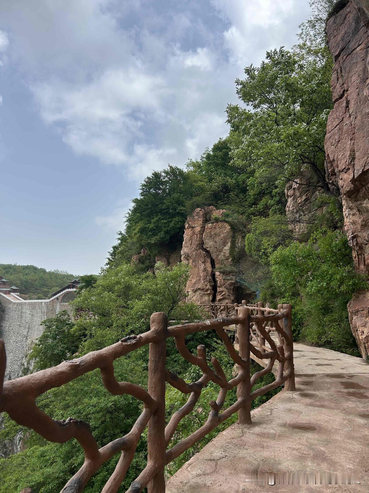 谁懂啊！新密兰崖湾也太出片了✨

有没有朋友来过新密兰崖湾啊！
真的随手一拍都是
