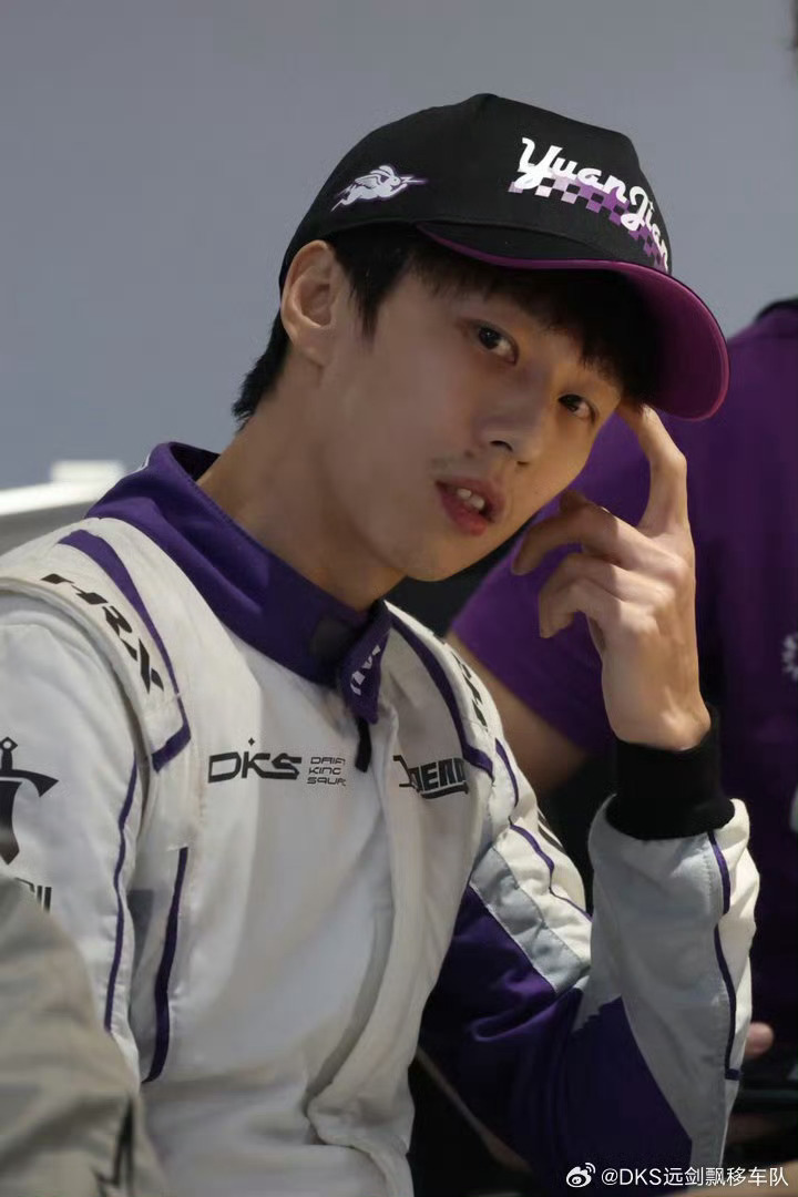 26🆚24多了一丝温润 ​​​