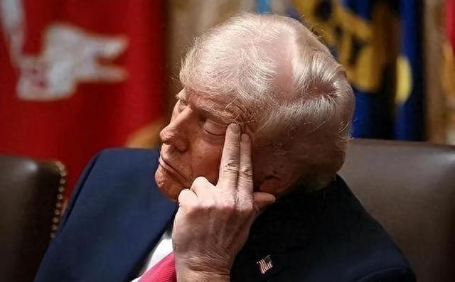 支持率下降，特朗普被催下台，美国新总统浮现，对华态度更强硬。特朗普支持率下跌至最