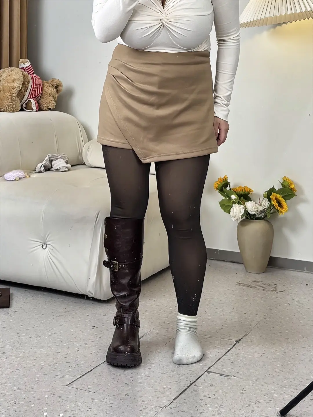 可以两穿的雅丹风堆堆靴真的巨修饰腿型。可以光腿穿配堆堆袜穿都没问题显瘦显腿直