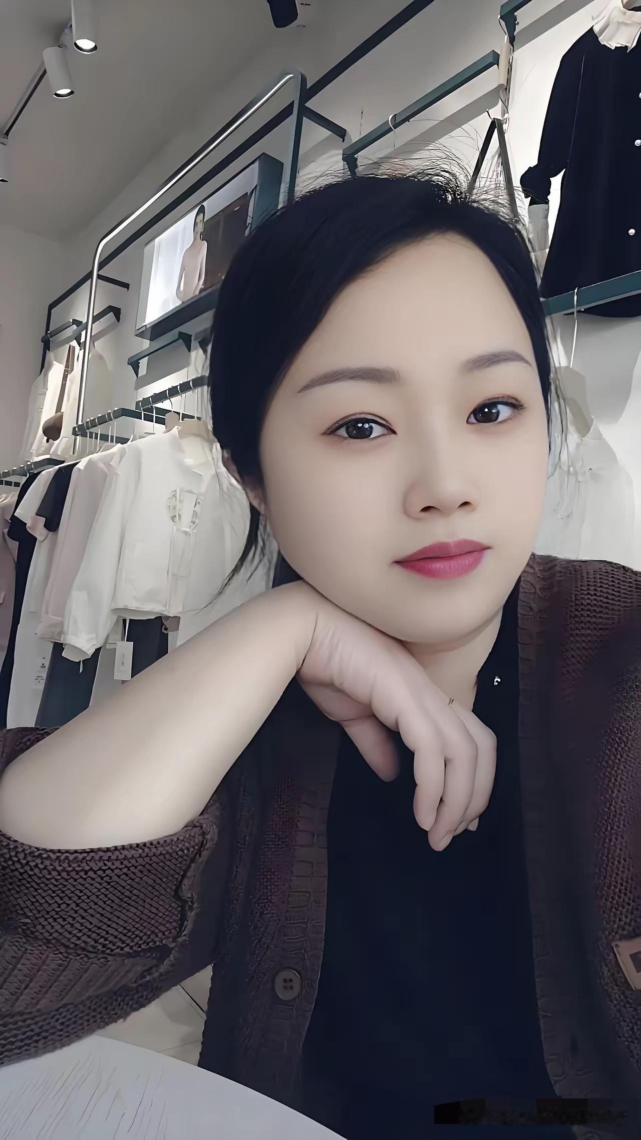 我今天来说个事
大家都来说说
到底气不气人？

老公晚上洗澡以后
自己的内裤可不