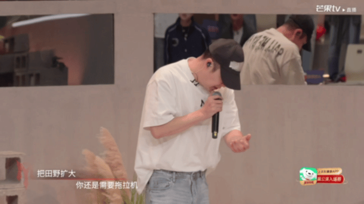 《拖拉机》这个舞台对舞蹈功底要求很高，小考暴露不少问题，希望把这次当作参考，正式