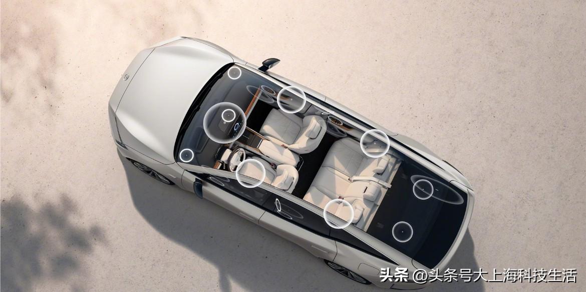 记者“不允许驾龄一年以内的新手购买820RR，给我们讲一下为什么”
张雪“我希望