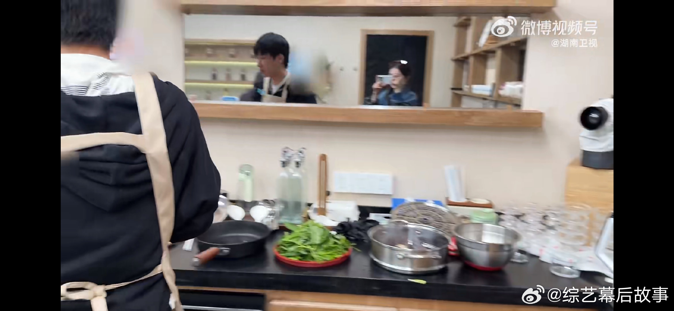 白鹿这次没白录白鹿亲爱的客栈站姐 白鹿一来，客栈直接热闹翻倍，值了！ 