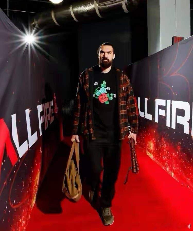 火箭主帅乌度卡真是高瞻远瞩！在今天火箭主场迎战森林狼的赛前采访中，火箭主帅乌度卡