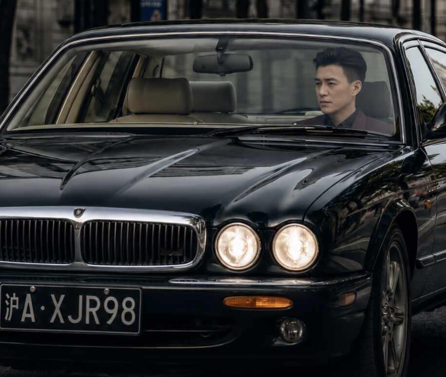 如果贺涵去了伦敦
如果贺涵的车诞生于千禧年后，如果贺涵选了英国车:
图一为ai，