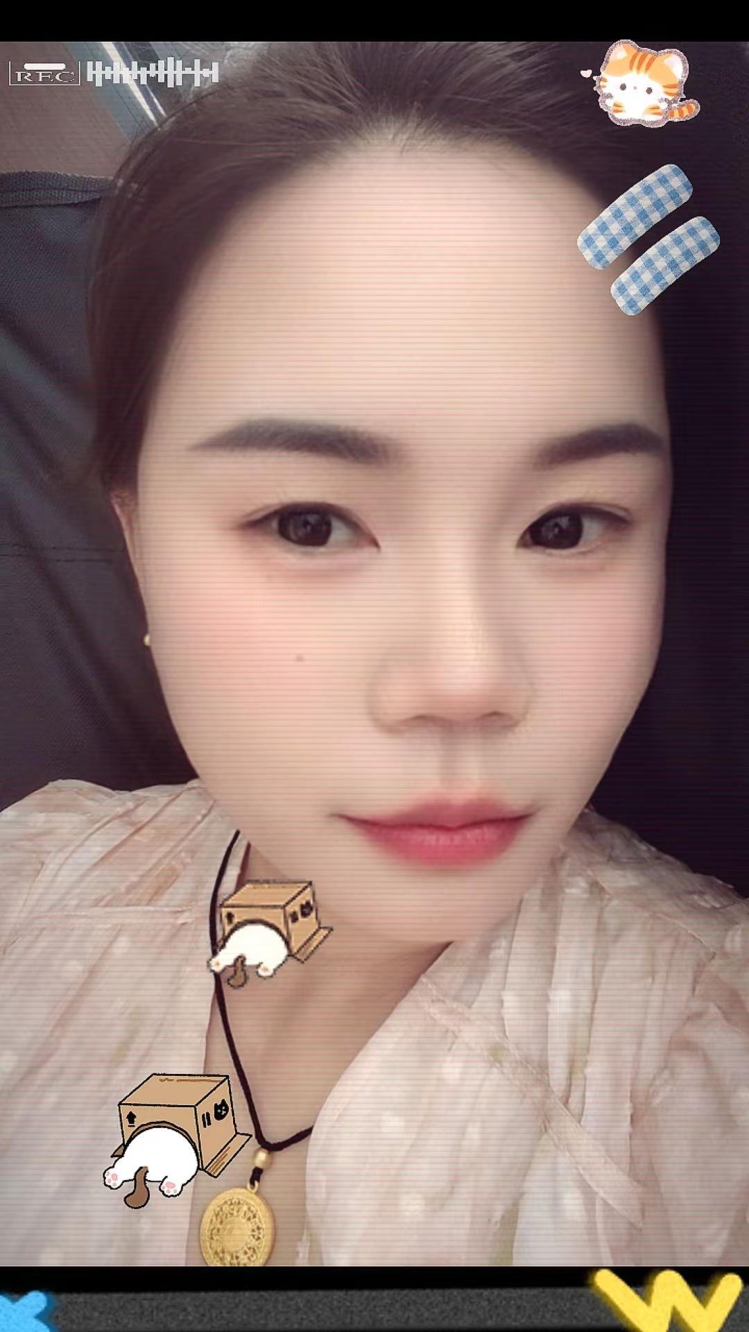 人只要不贪心 生命中所遇之人和事 都是馈赠.”