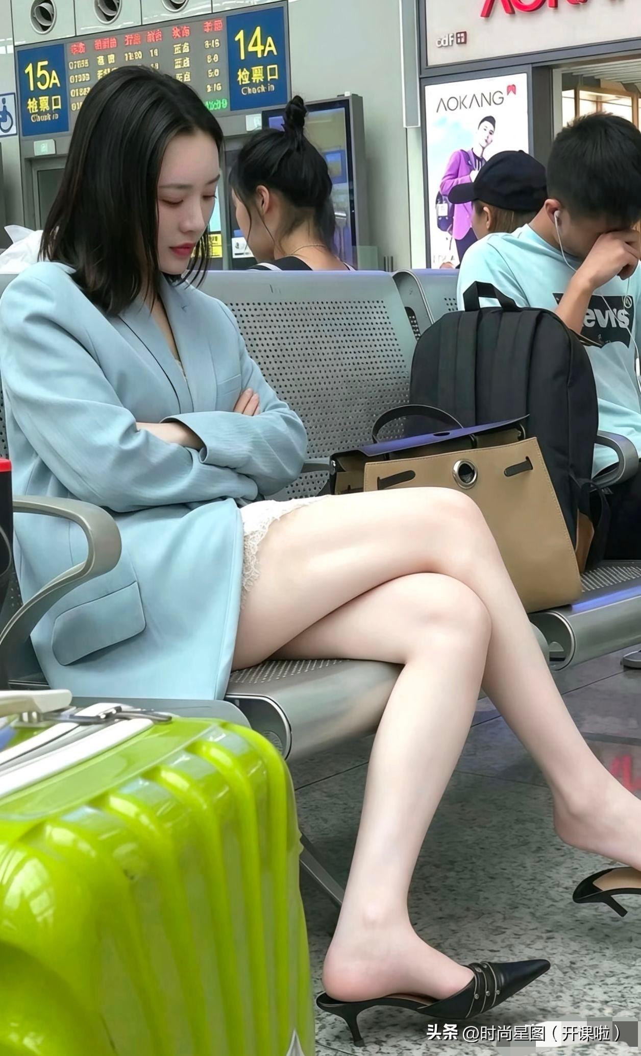 高铁站里的小碎片，藏着打工人独有的松弛感。