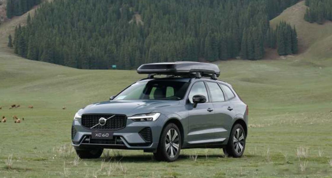 据悉，沃尔沃XC60新增了一款峡湾版车型，售价为45.89万元。与在售车型相比，