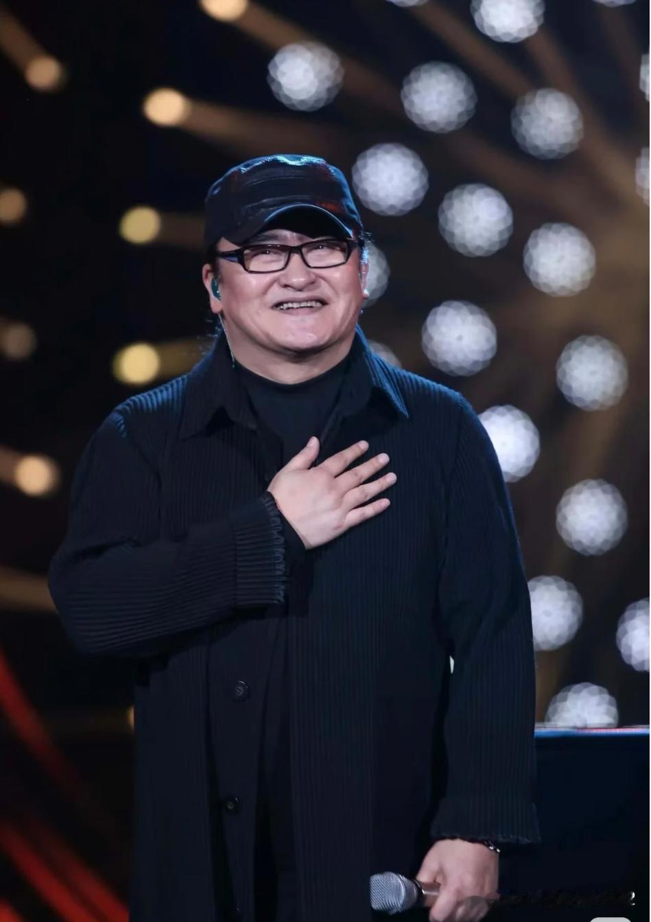 什么？音乐教父刘欢离开我们了，才63岁。真假？前儿刚走了济公爷爷，主持人敬一丹又