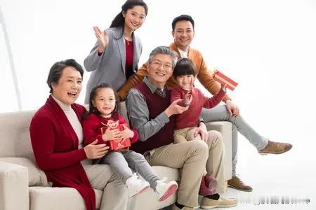 帮理！[鼓掌][福]

婆婆和她儿子吵架，是母子间的矛盾。人常言母子情深、母子连