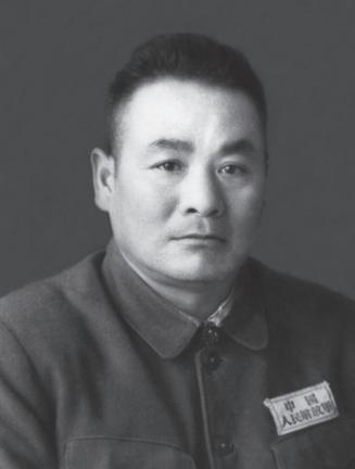 他仅半年就拉出七万大军，55年授衔时，却为何只评了少将？1955年新中国进行全军