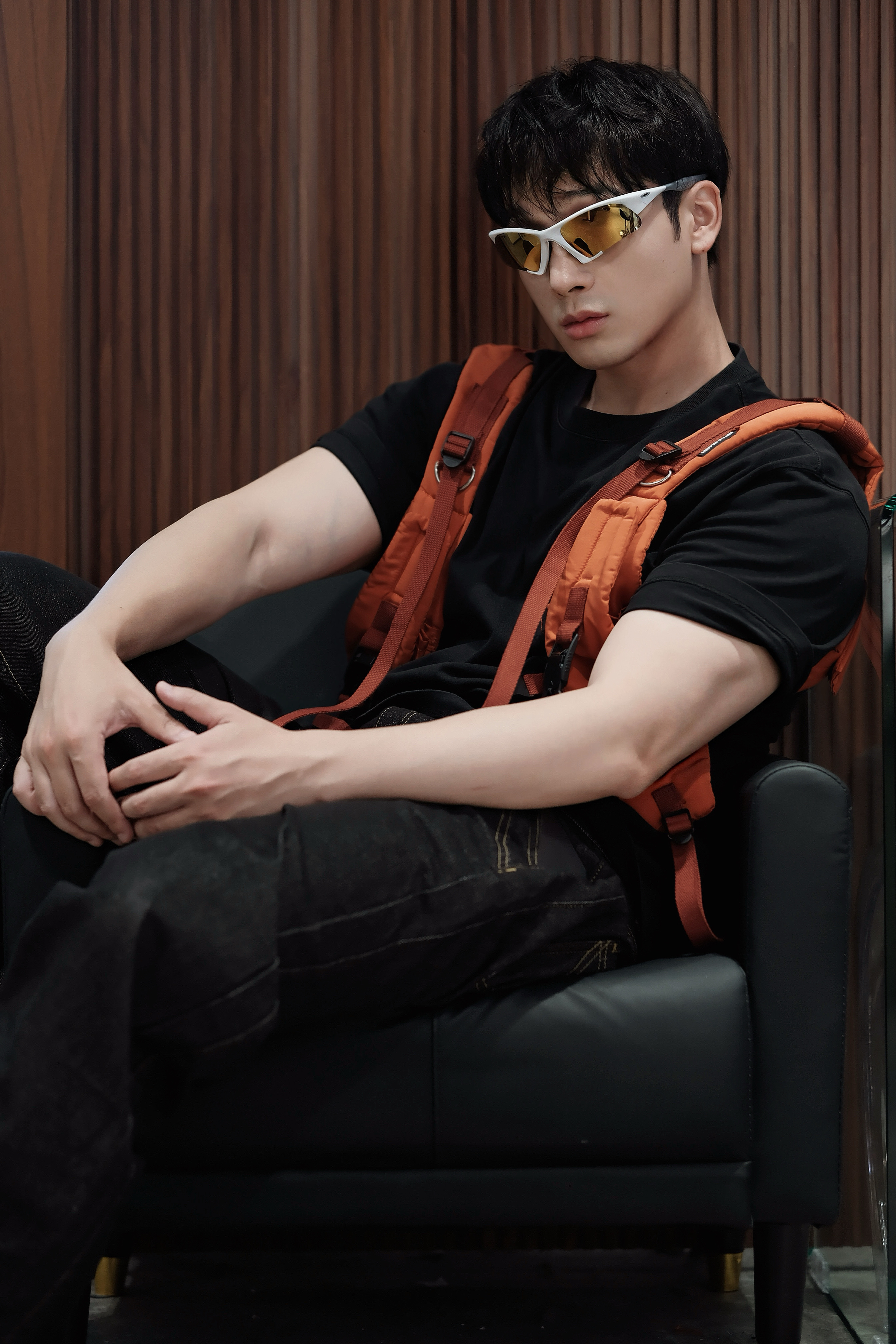 OAKLEY未来造物 请把眼镜焊在王楚钦脸上 今天去太古里逛街，看见OAKLEY