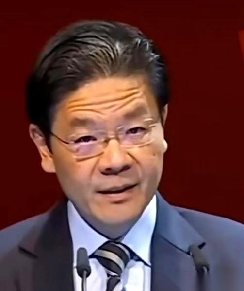 新加坡急了。
总理黄循财，在国际上公开讲，说海南封关是“巨大的经济威胁”。
这话