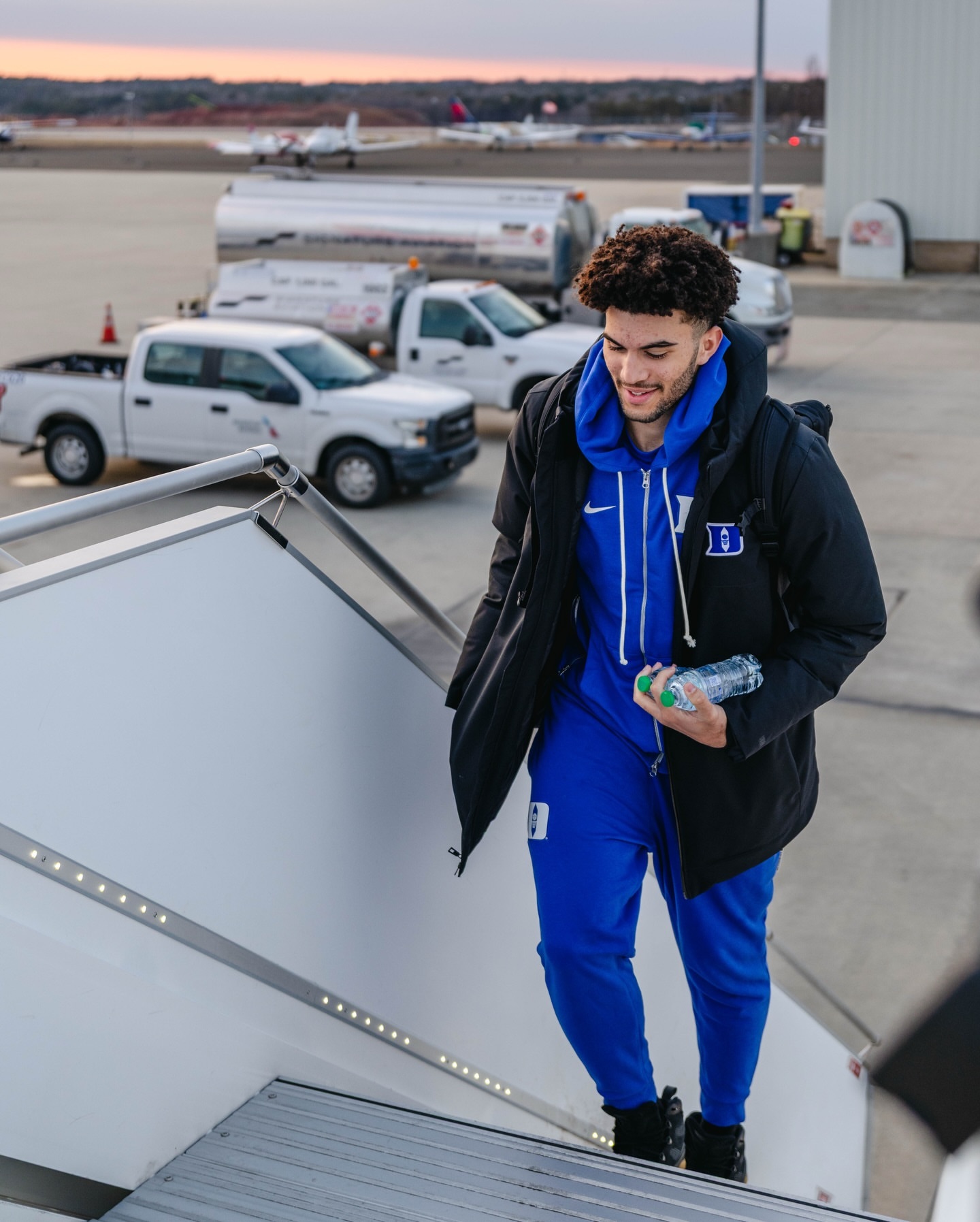 杜克男篮  出发前往匹兹堡（看起来调整过来了） 