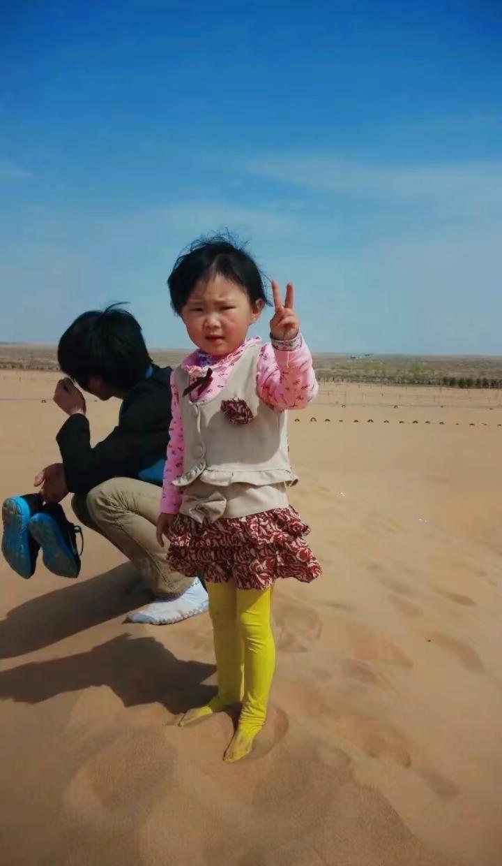 2011年你攥拳而来，2013年背书包上幼儿园，2017年踏入小学，2023年走