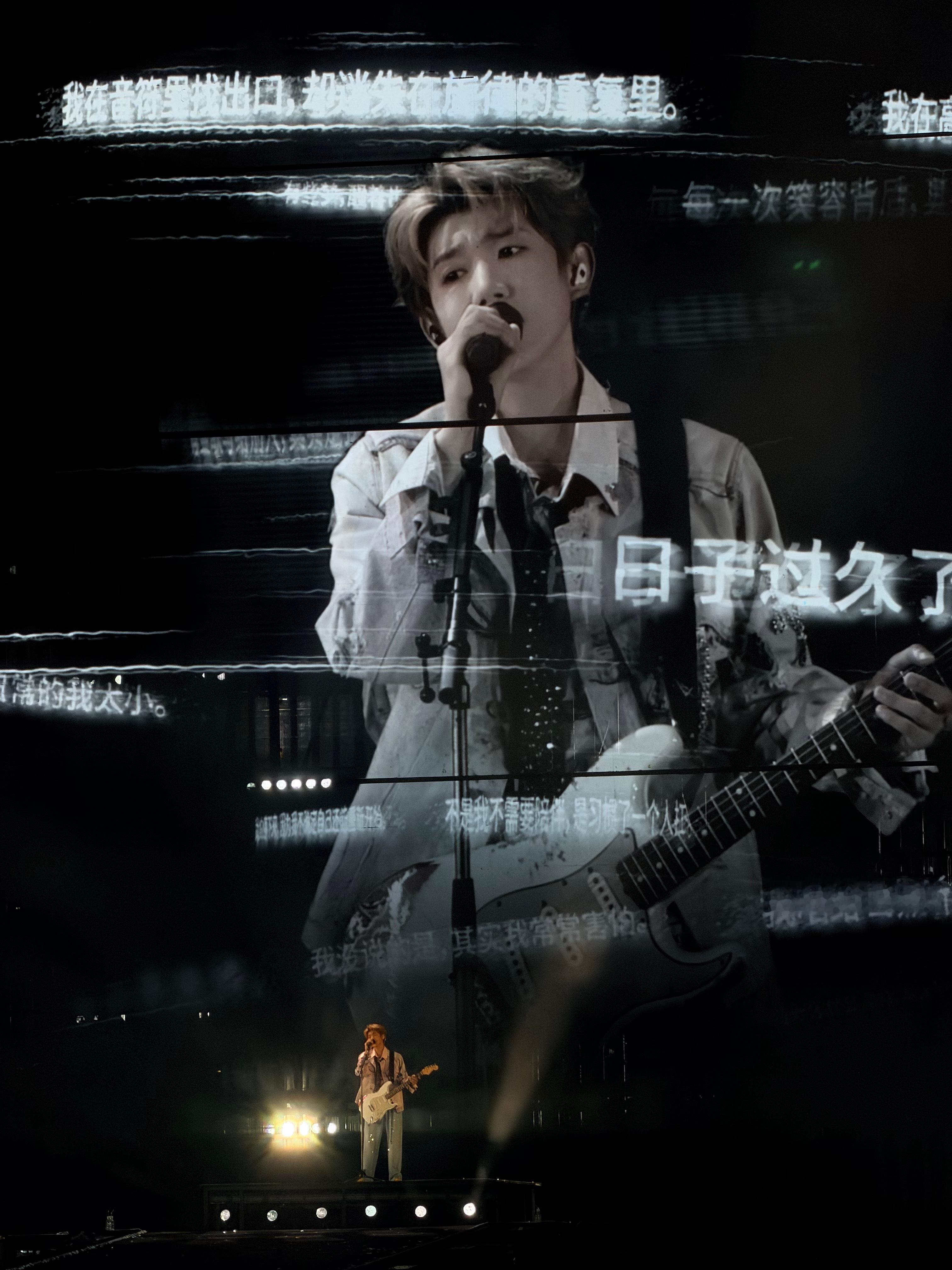Live Photos | 王源深圳演唱会有你们的宇宙很美丽✅20260719 