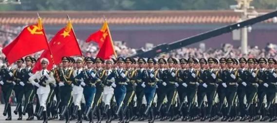国防部已明确发出通知，凡家中有年满18周岁男性青年的家庭，以及青年本人，都须高度