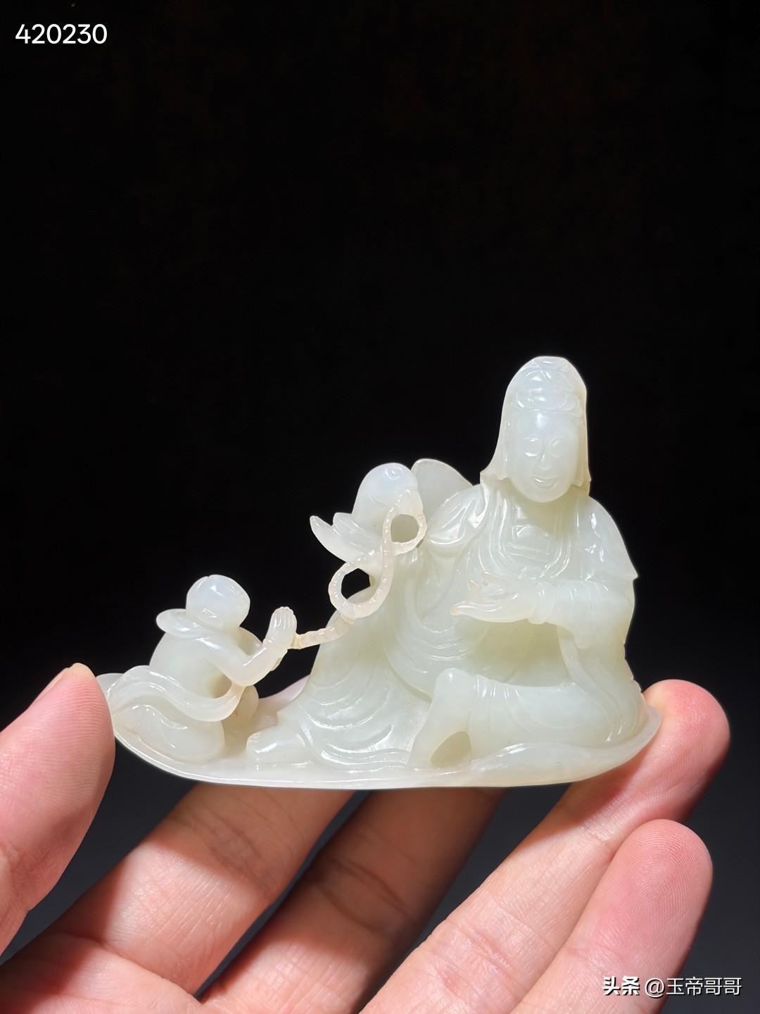 清和田玉观音摆件
尺寸7.9×5.8×2.7厘米
