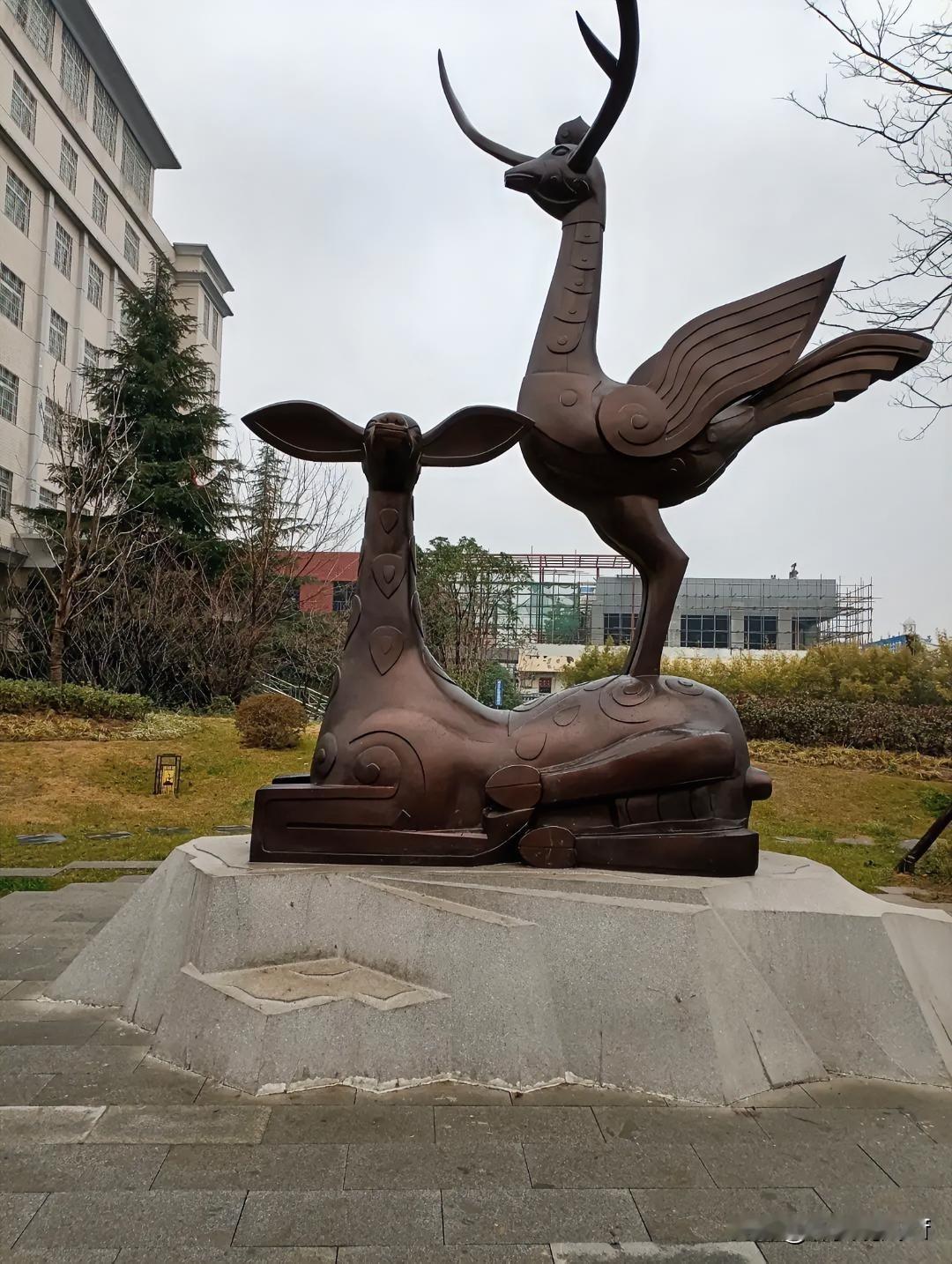云梦算不算幸福城市，不能只看有没有传统意义上的产业。云梦虽没有大型重工业，但靠第