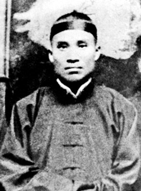 朱德1976年去世后，家人在其日记里发现两个人名，中央要求迅速派人查找他们是谁？