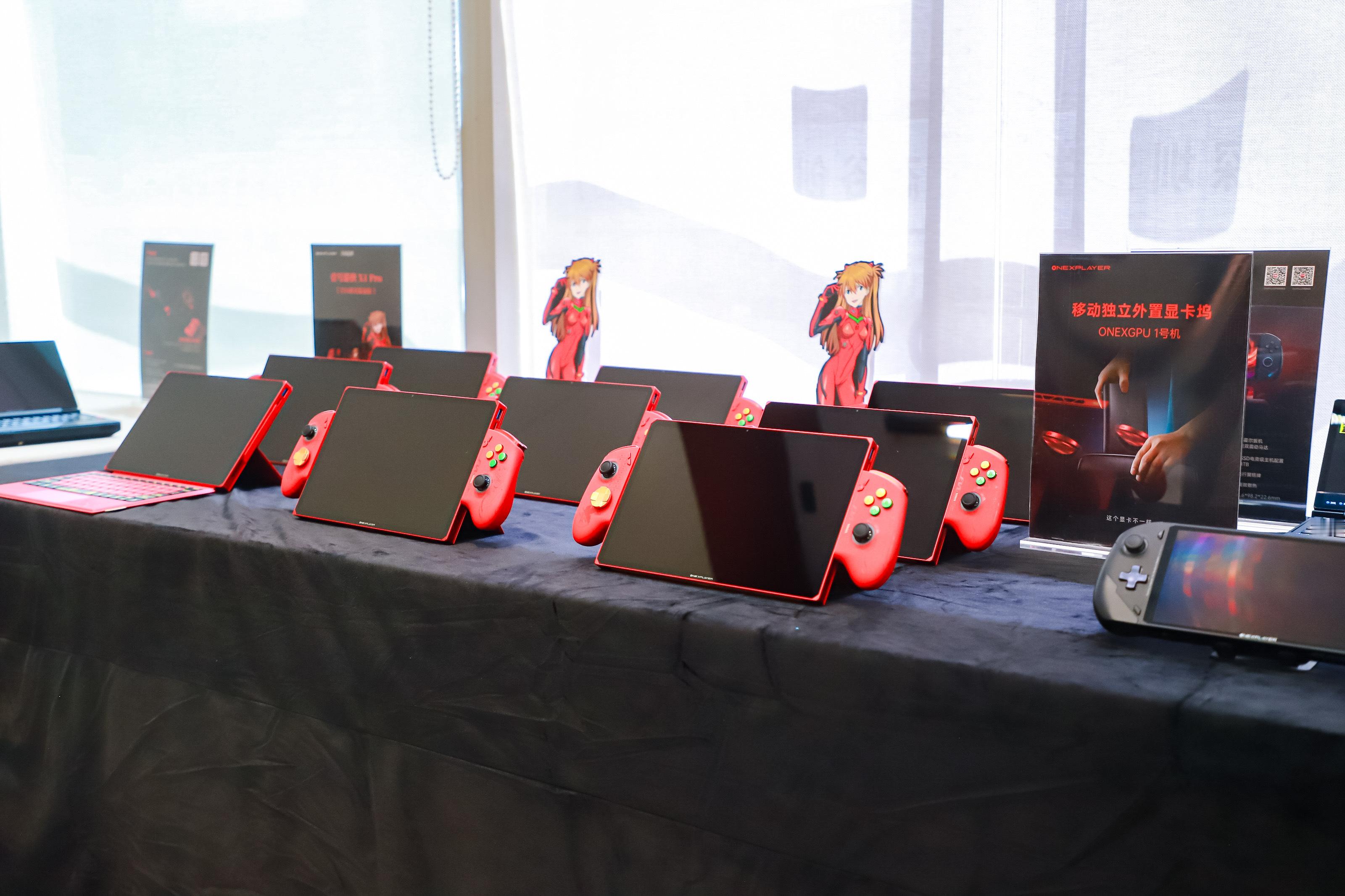 体验了下壹号游侠X1 Pro EVA限量版，这个EVA联名限量版有定制化UI界面