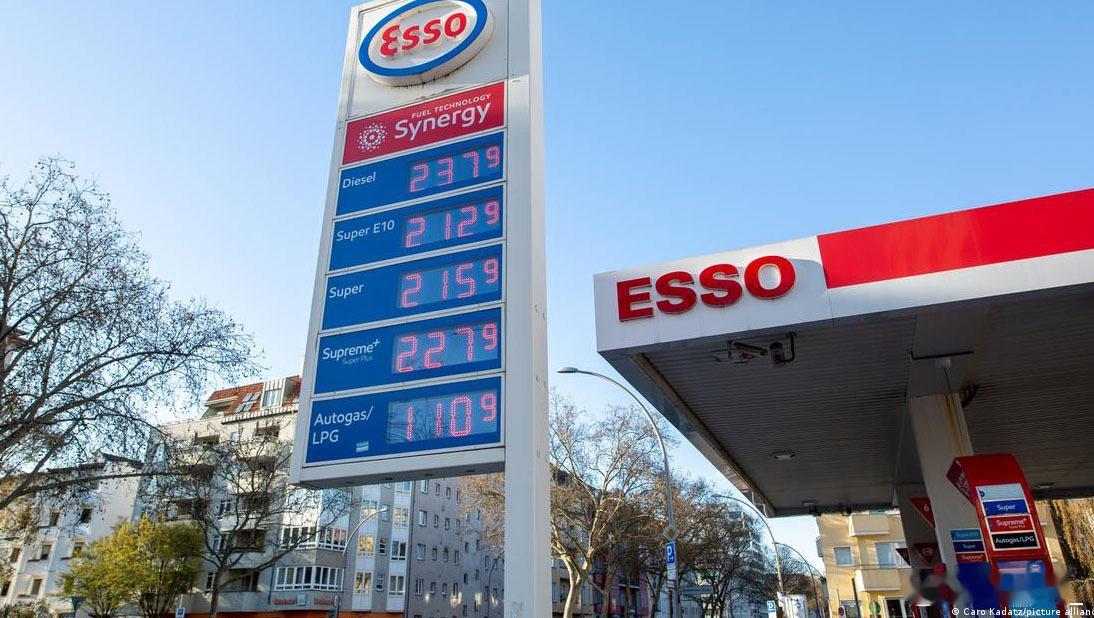 德媒称中国汽车出口大幅增长——伊朗战争能源冲击或加速全球电动化转型。由伊朗战争引