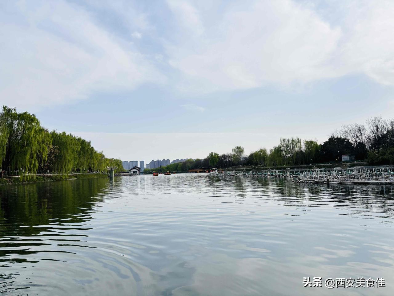 分享一张你相册里最好看的蓝天照片